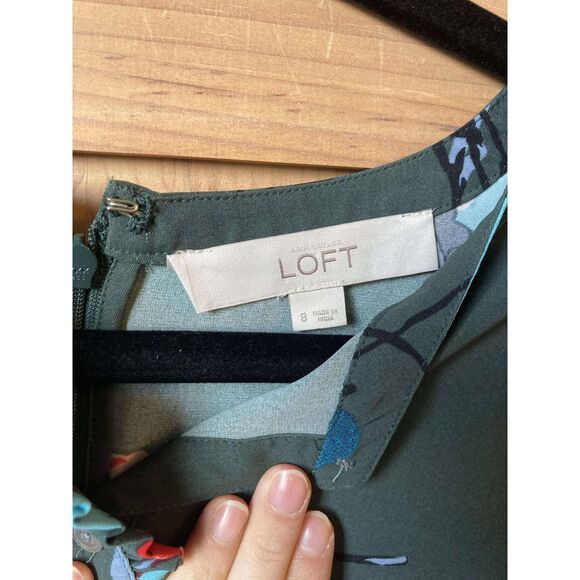 Loft | Floral Breeze Shirt Dress in Green w/ long sleeves | Size 8 - Picture 4 of 4